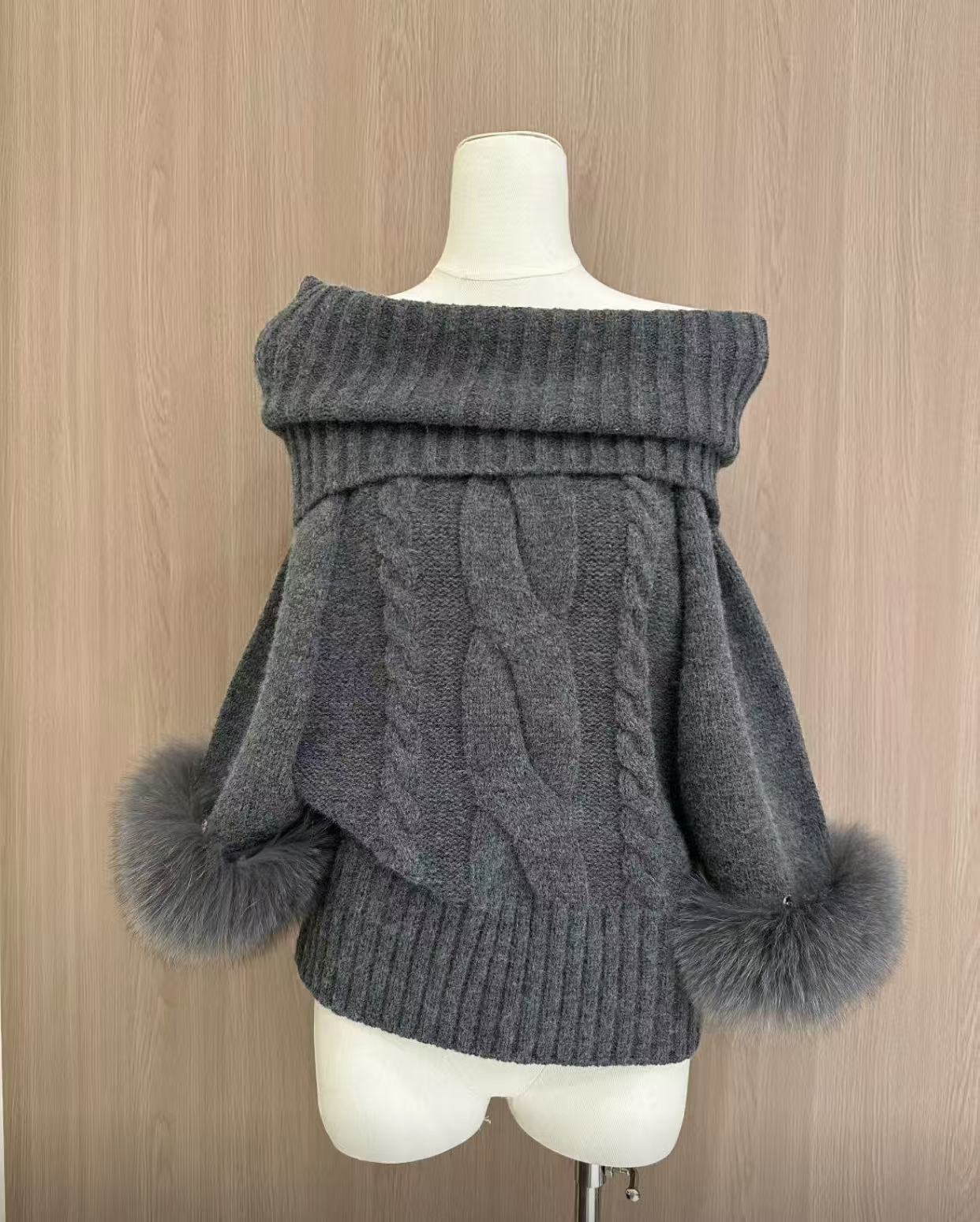 Women's Pullover Half Turtleneck Contrast Design Imitation Fox Sweaters