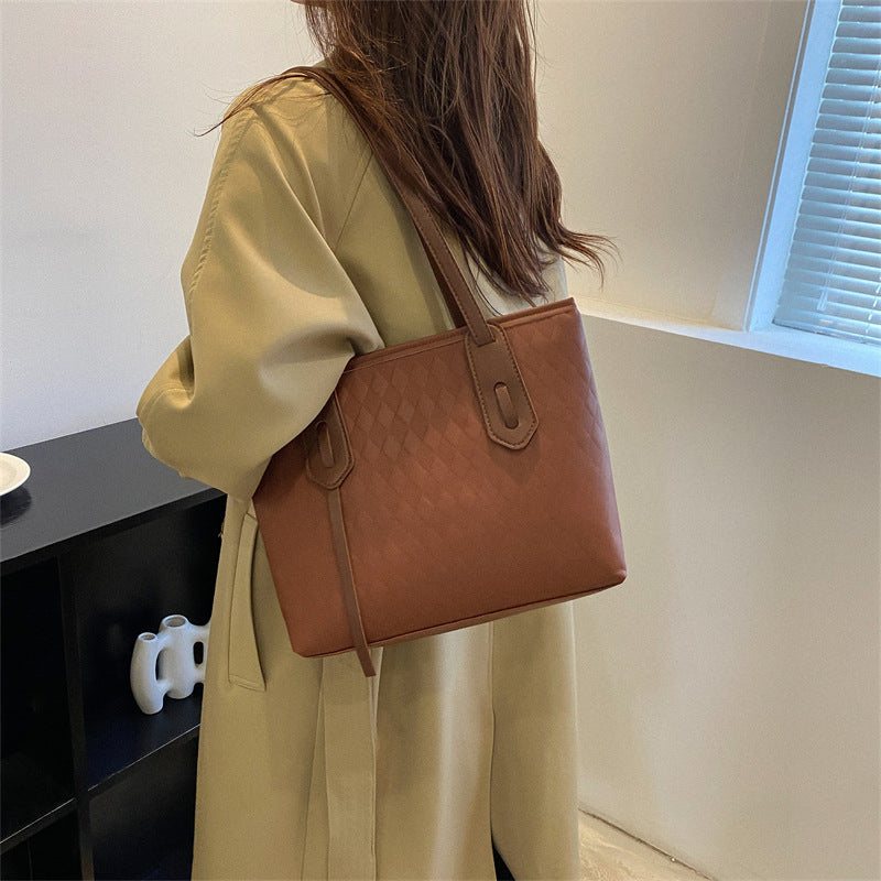 Women's Early Autumn Commuter Large Capacity Fashion Retro Crossbody Bags