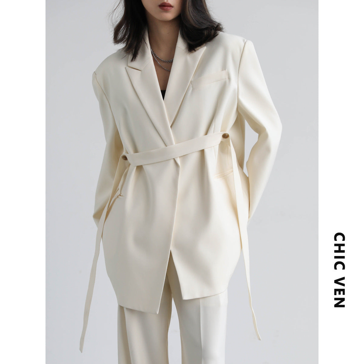 Wide Shoulder Ribbon Mid-length Drape White Suits