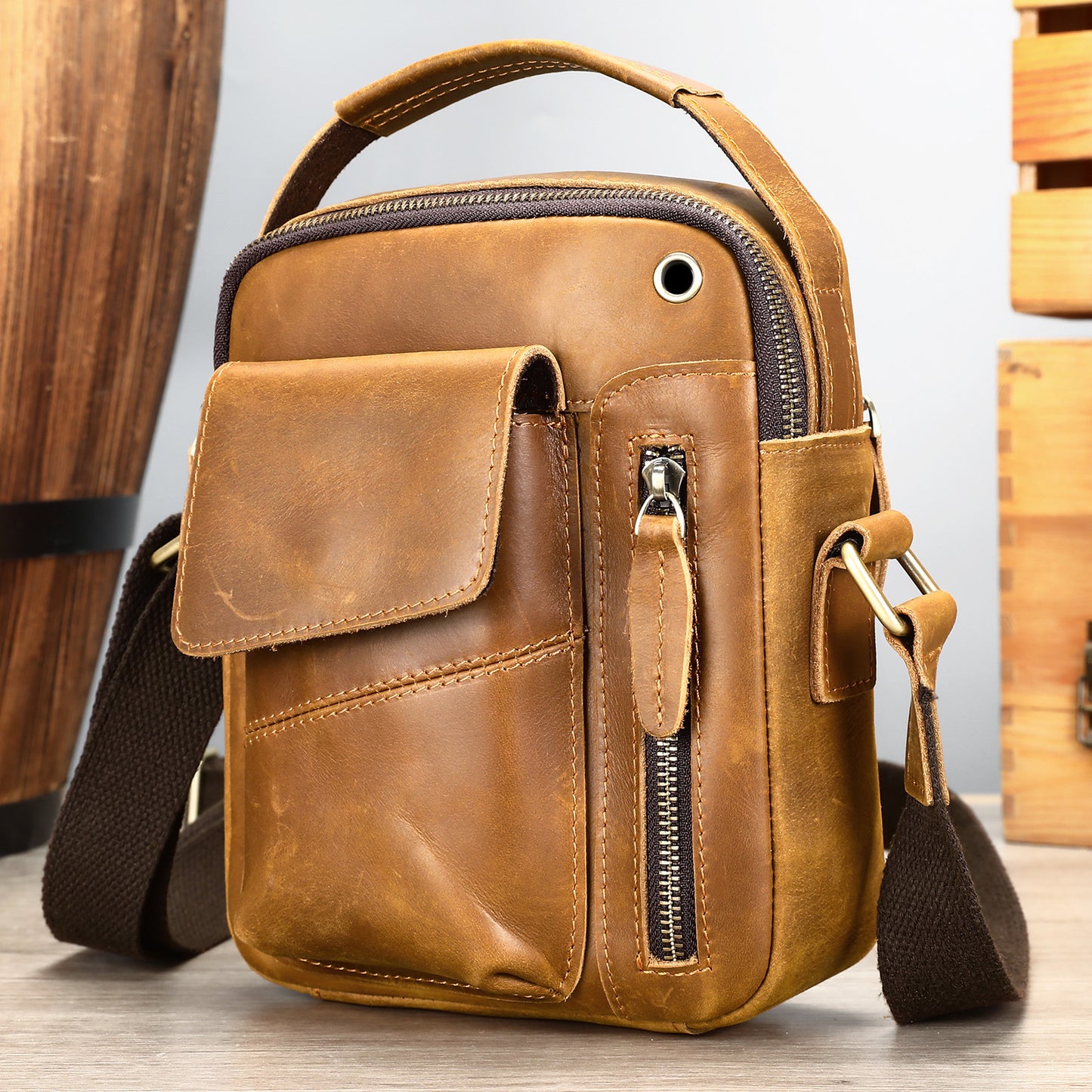 Men's Versatile Glamorous Leather First Layer Men's Messenger Bags