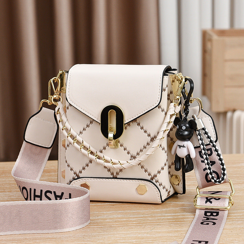 Women's Fashion Embroidery Thread Chain Mini Crossbody Bags