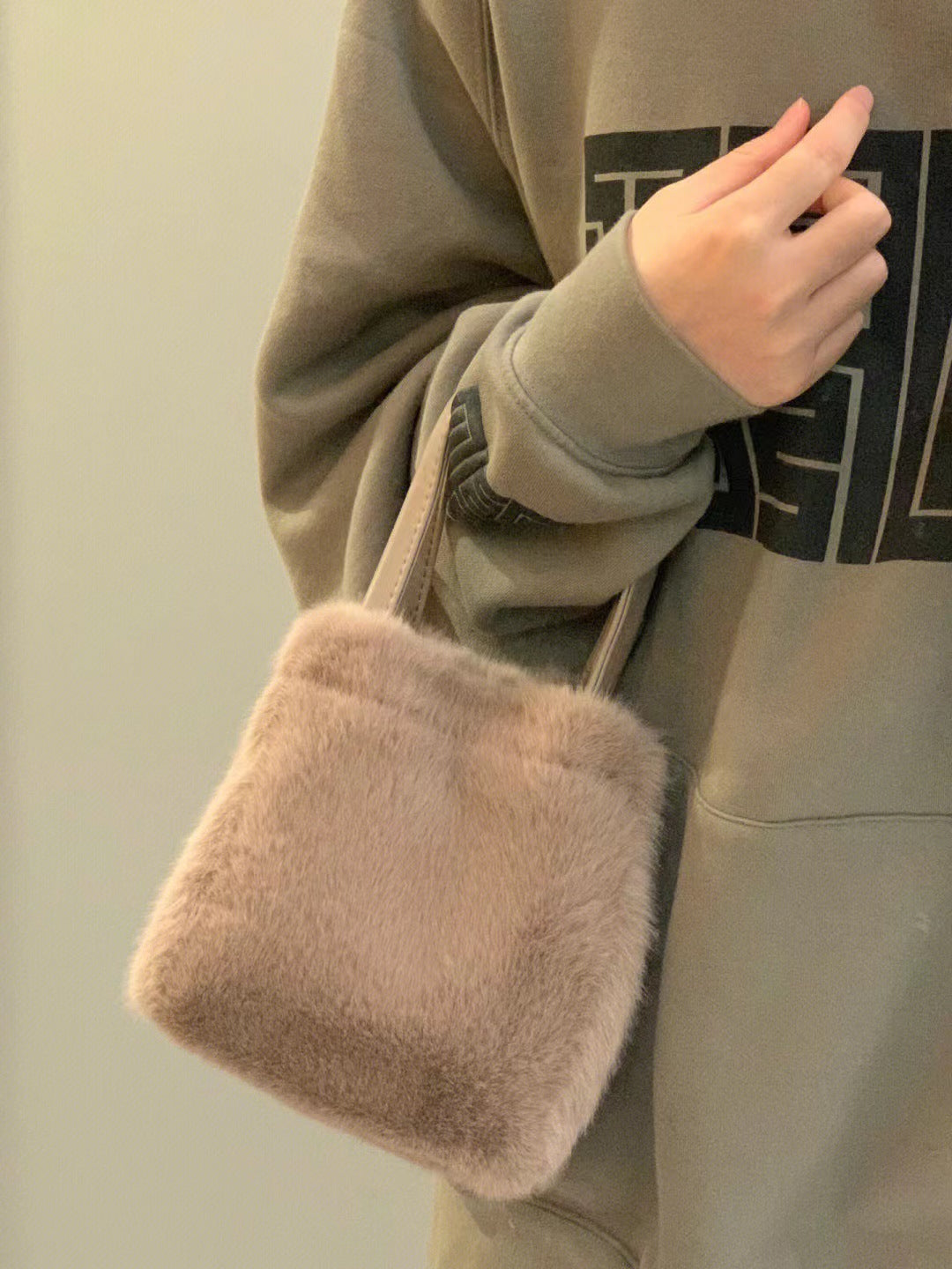 Women's Cute Style Plush Korean High Sense Design Crossbody Bags