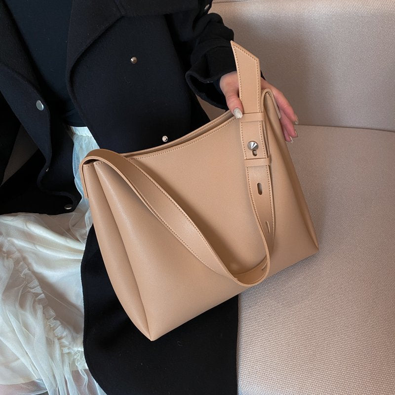 Classic Women's New Large Capacity Simple Shoulder Bags