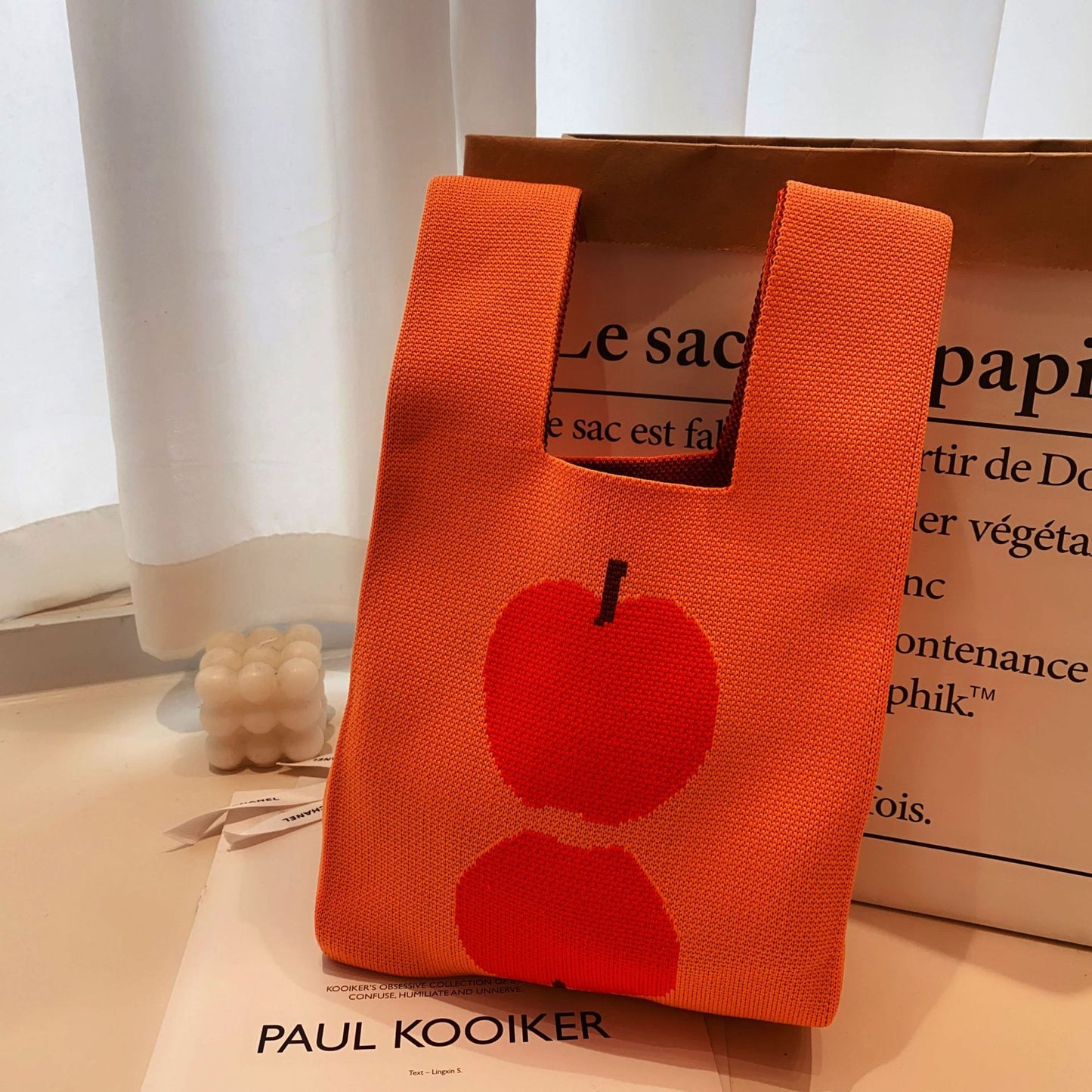 Women's Cute Cartoon Style Knitted Woven Holiday Handbags