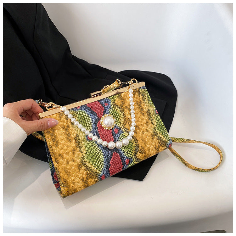 Women's Retro Fashion Snakeskin Pattern Pearl Commute Bags