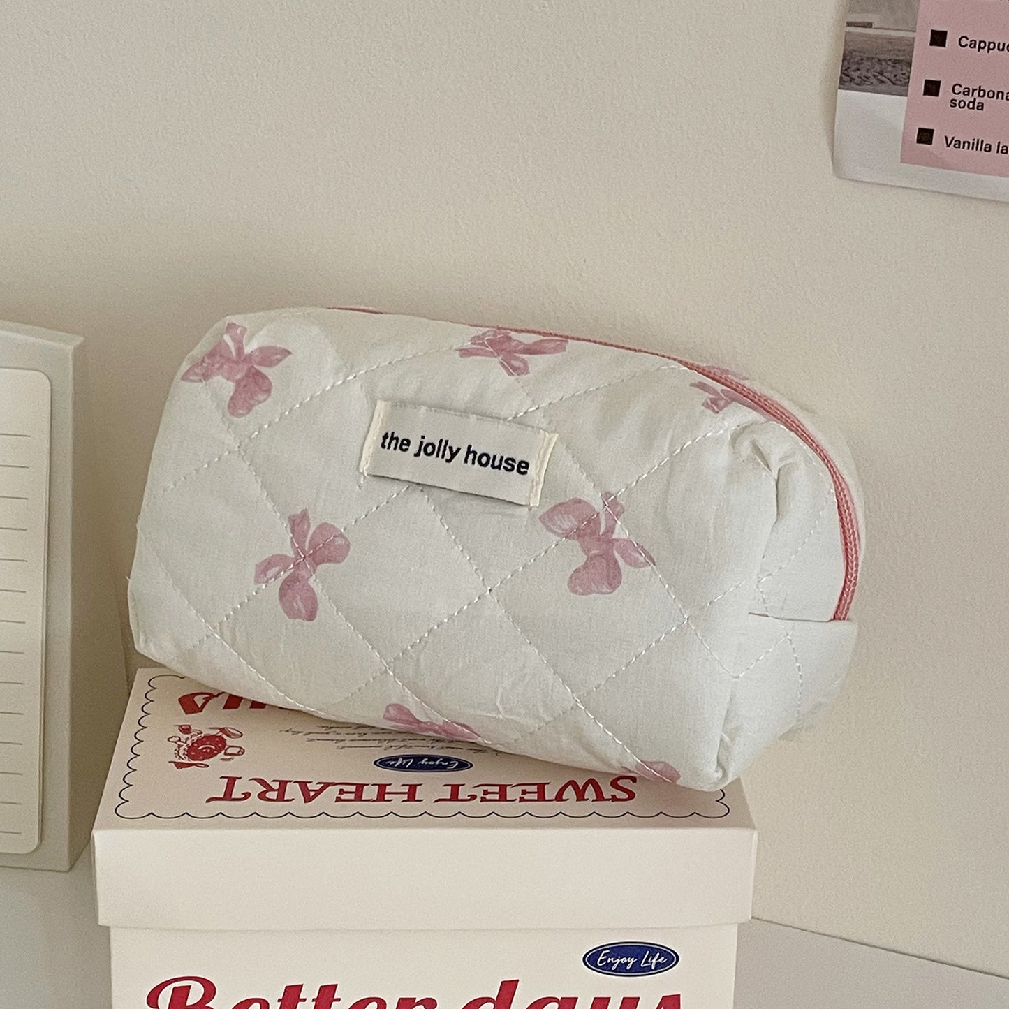 White Background Bow Simple Cute Portable Storage Cosmetic Bags