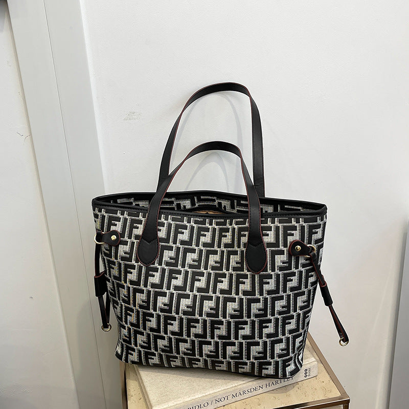 Women's Fashionable High-grade Retro Printed Commuter Large Bags