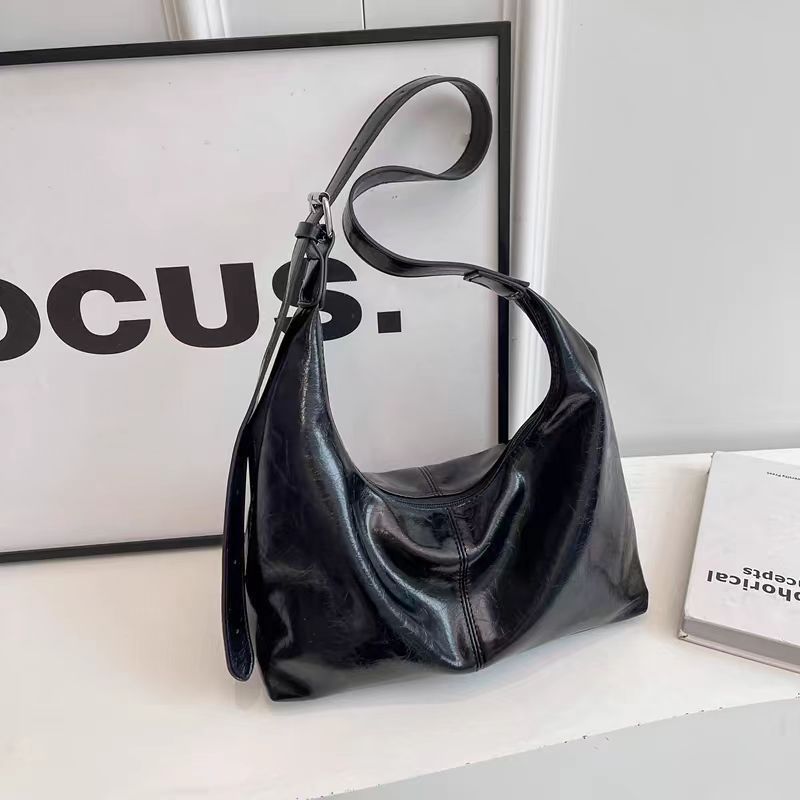 Women's Soft Leather Large Capacity Fashion Commuter Crossbody Bags