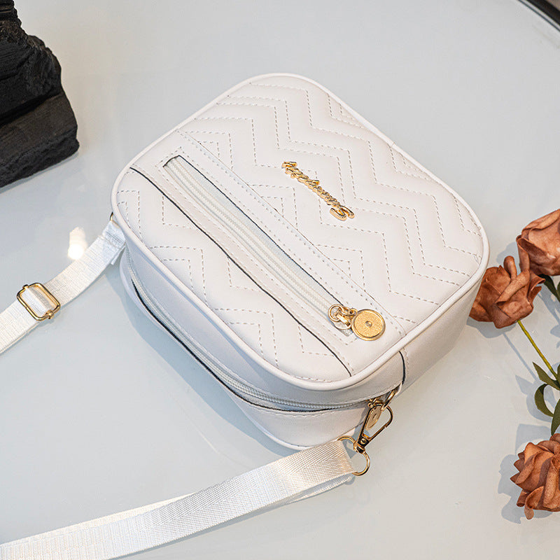 Women's Fashion Simple Wave Pattern Embroidery Crossbody Bags