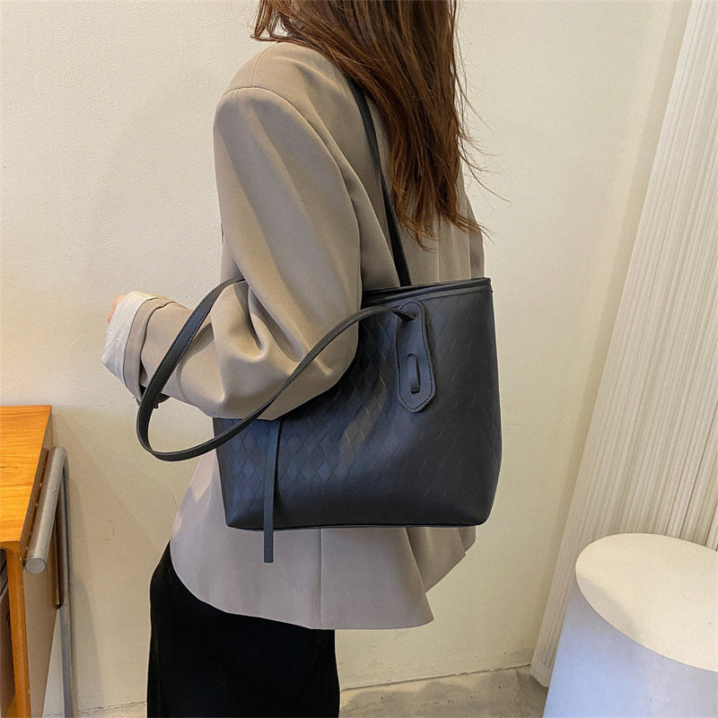 Women's Early Autumn Commuter Large Capacity Fashion Retro Crossbody Bags