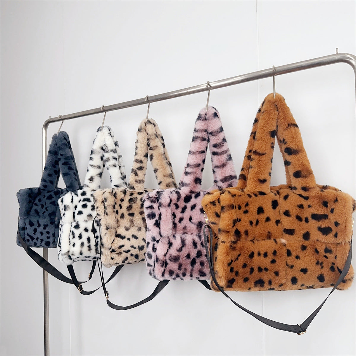 Leopard Print Large Capacity Portable Plush Shoulder Bags