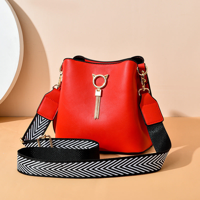 Women's Capacity Fashionable Korean Style Elegant Western Shoulder Bags