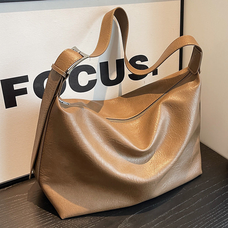 Women's Large Capacity Retro Simple Texture Commuter Shoulder Bags