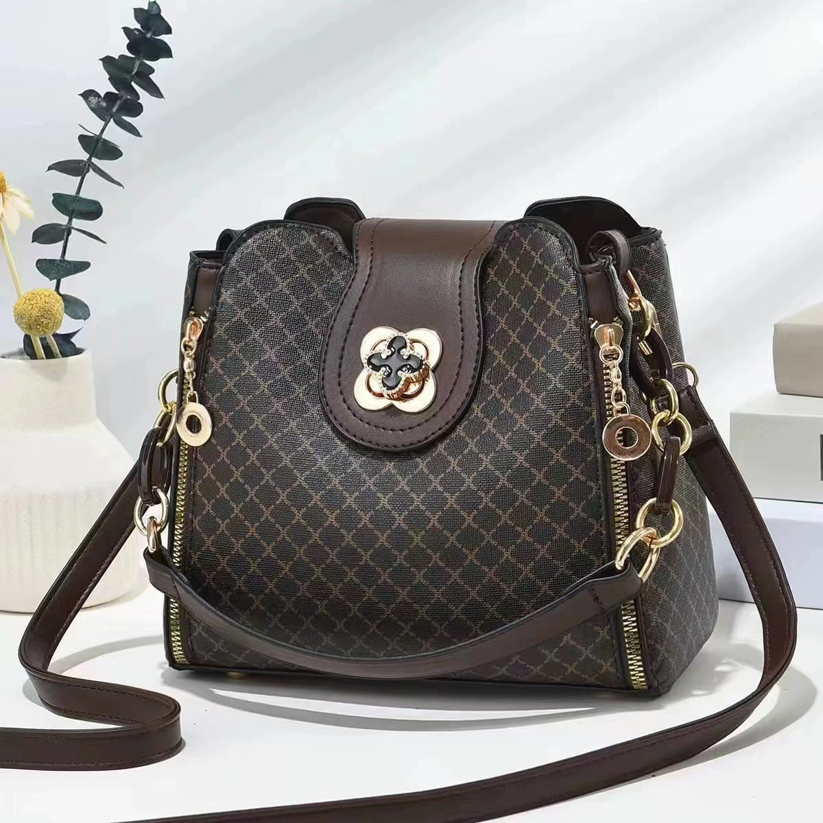 Women's Contrast Color Flip Plaid Printed Large Capacity Crossbody Bags