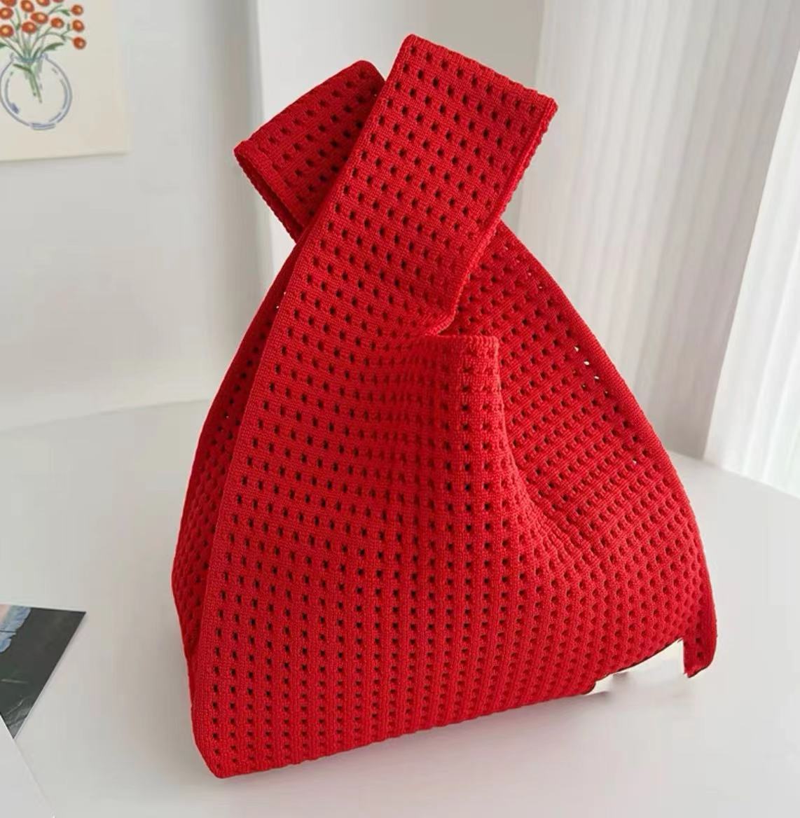 Women's Solid Color Knitted Wrist Simple Carrying Tote Bags
