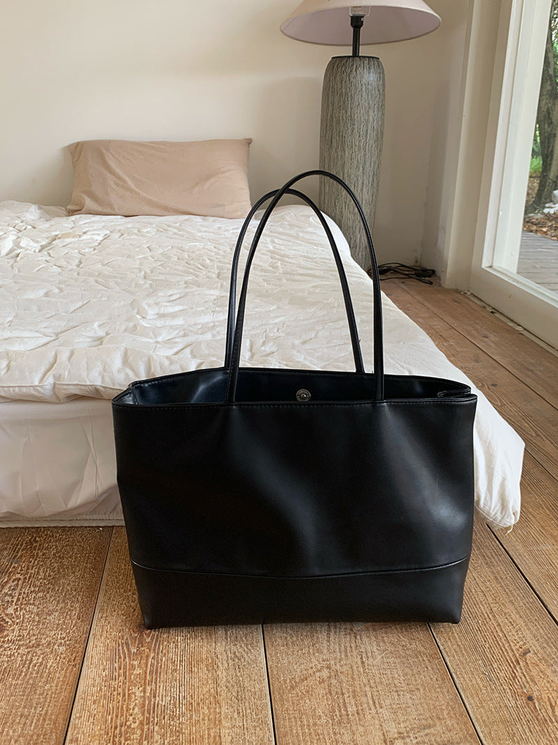Women's Simple Korean Style Soft Leather Textured Large Capacity Commuter Shoulder Bags