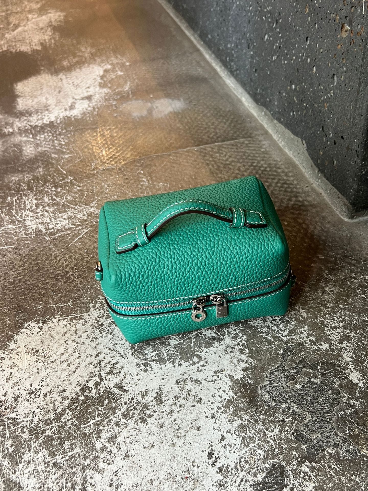 Women's Layer Cowhide Lunch Box Advanced Texture Bags