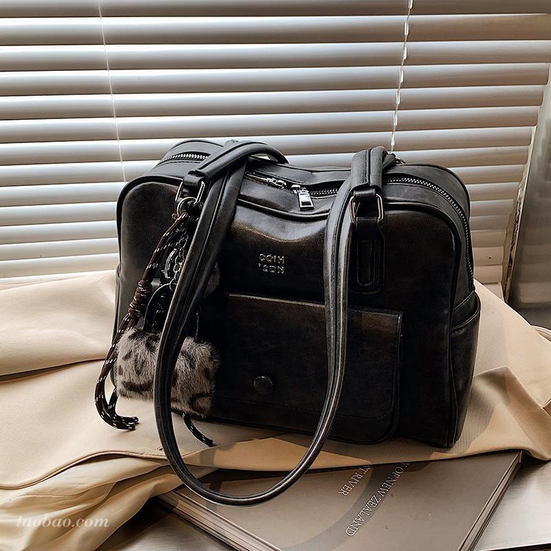 Women's Large Capacity Underarm Commuter Portable Crossbody Bags