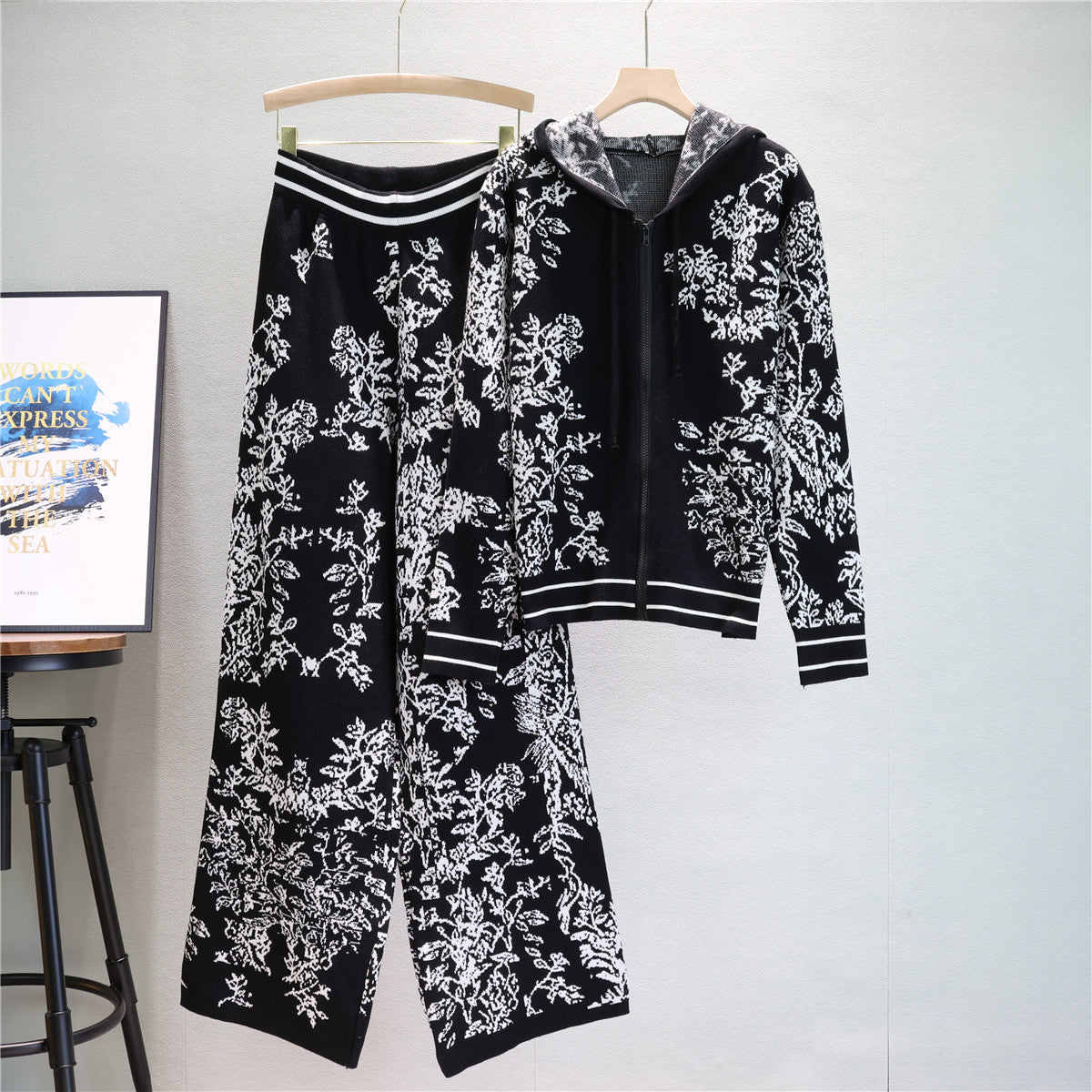 Women's Ink Painting Jacquard Loose-fitting Knitted Wide Tops