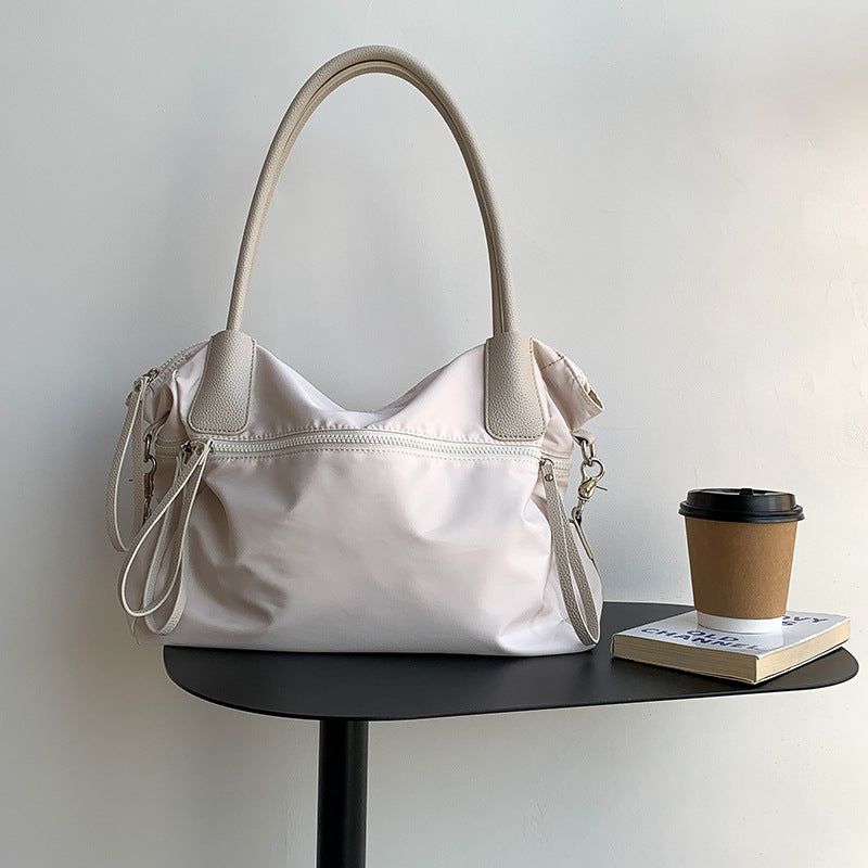 Fashionable Large Capacity Underarm Oxford Cloth Waterproof Commuter Bags