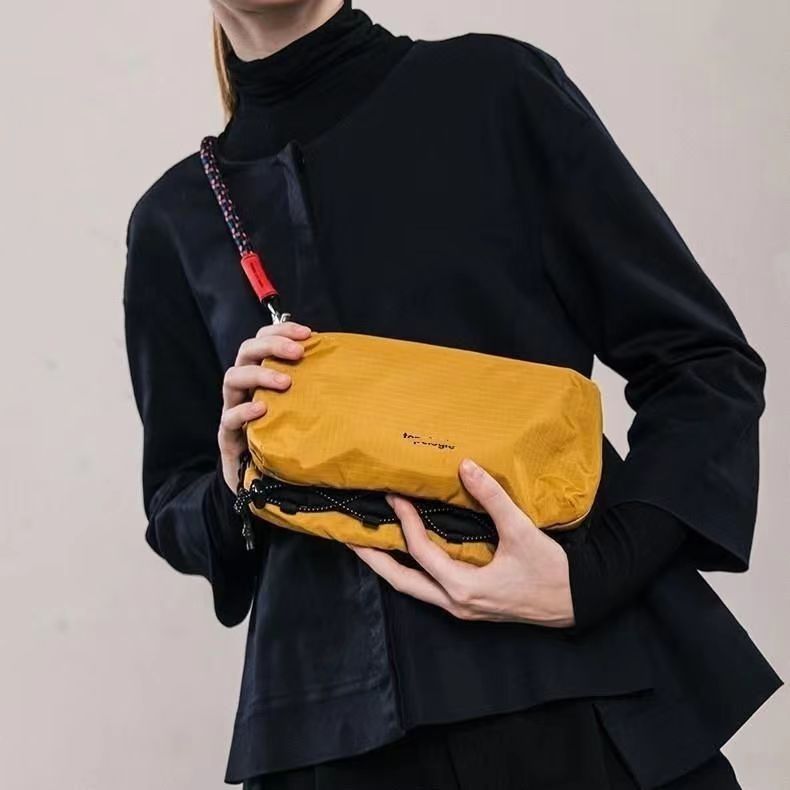Women's Mobile Fashion Leisure Lightweight Unisex Mountain Bags