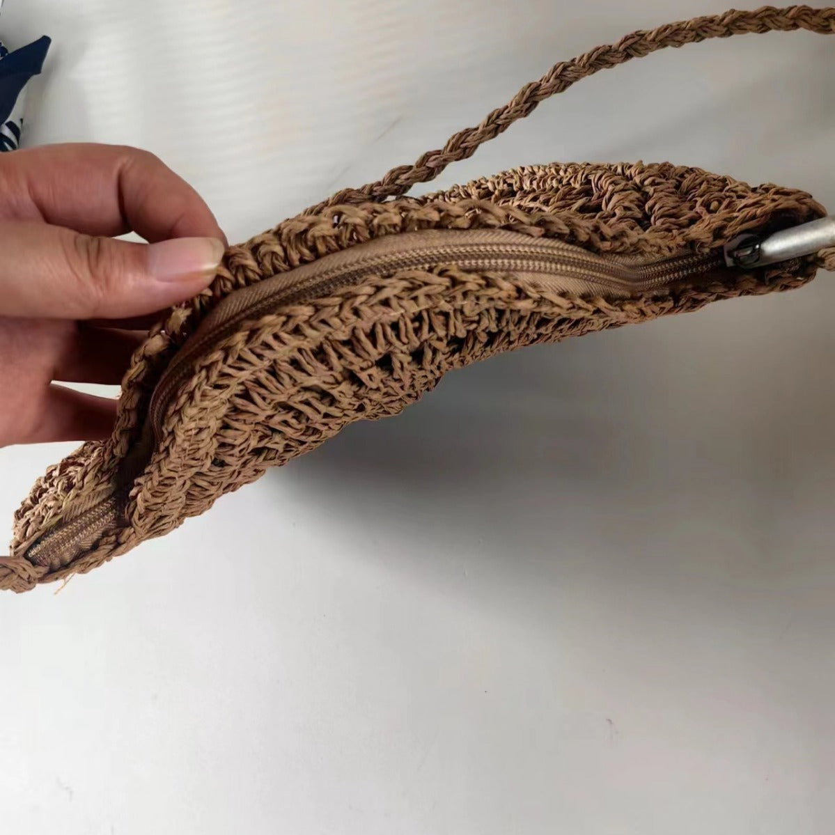 Women's Handmade Woven Tassel Hand-woven Crocheted Round Crossbody Bags