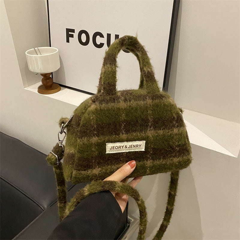 Women's Portable Furry Pouch Winter Support Crossbody Bags