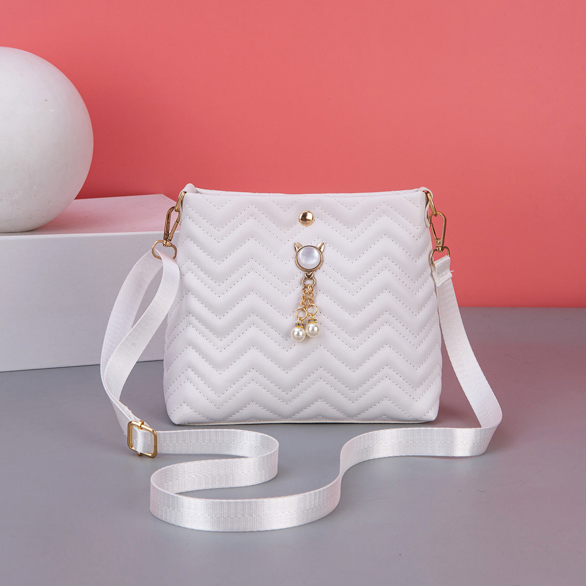 Women's Fashion Wave Pattern Sewing Line Artificial Shoulder Bags