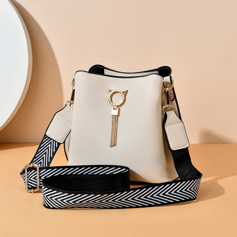 Women's Capacity Fashionable Korean Style Elegant Western Shoulder Bags