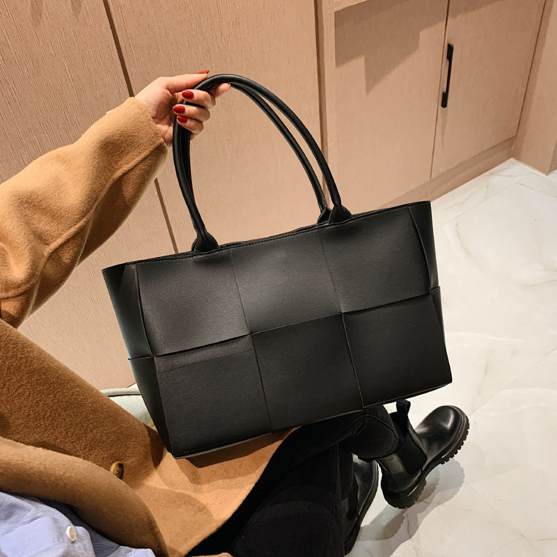 Large Capacity Fashion Woven Portable Easy Crossbody Bags