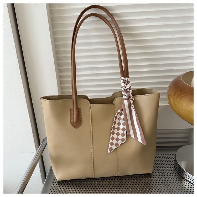 Women's Simple Commute Large Capacity Korean Style Fashion Tote Bags
