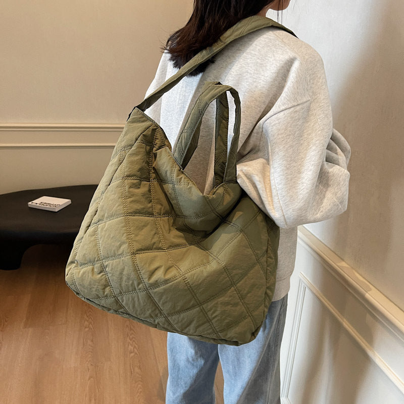 Women's Fashion Cloud Pleated Large Personalized Minority Rhombus Capacity Shoulder Bags