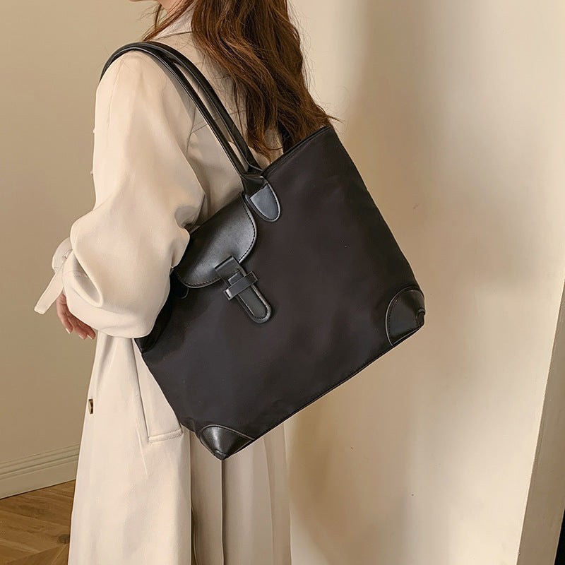 Women's Large Capacity Winter Simple Fashion Commuting Crossbody Bags