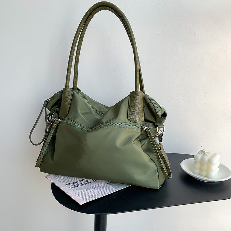 Fashionable Large Capacity Underarm Oxford Cloth Waterproof Commuter Bags