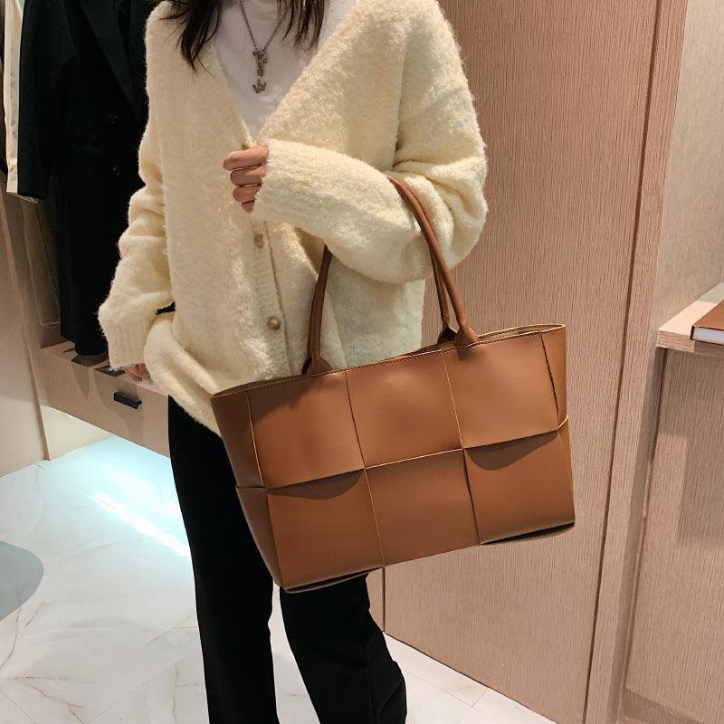 Large Capacity Fashion Woven Portable Easy Crossbody Bags