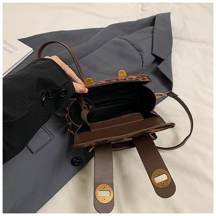 Niche Retro Fashion Plush Portable Boston Crossbody Bags