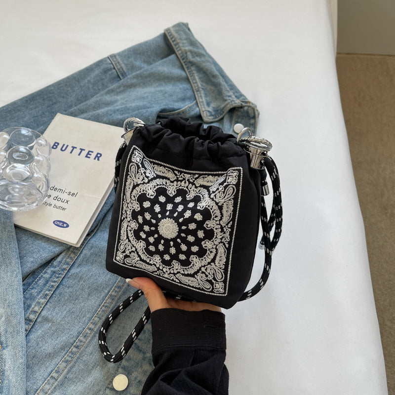 Women's Simple Embroidered Cloth Paisley Mobile Shoulder Bags