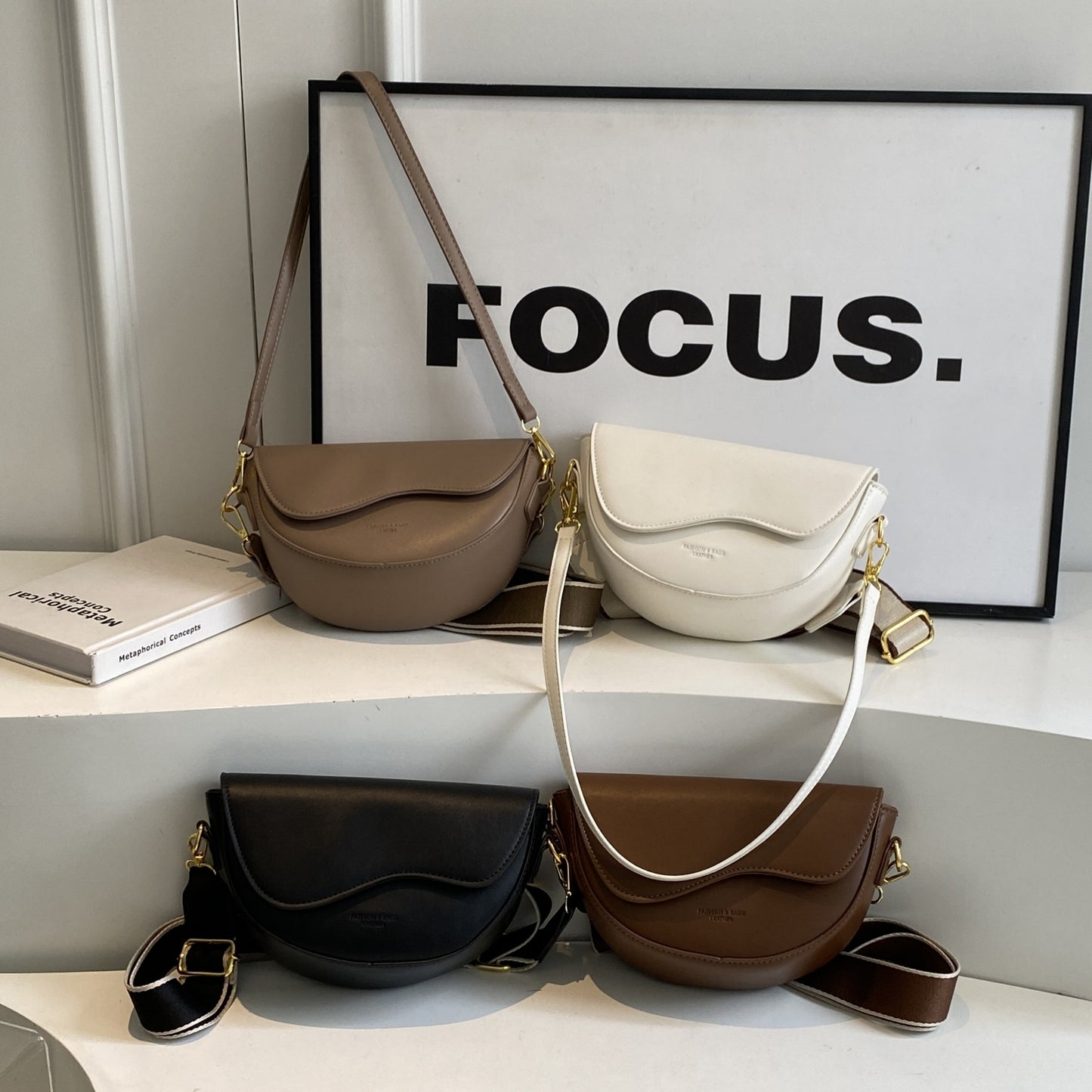 Women's Niche Fashion High-grade Retro Underarm Saddle Shoulder Bags
