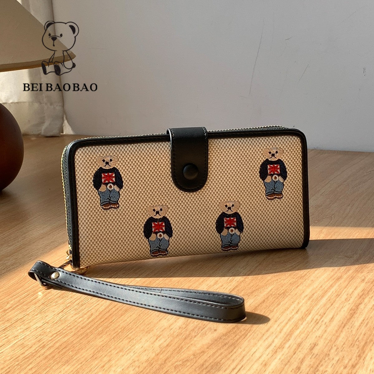 Women's Large Capacity Bear Embroidery Canvas Folding Ladies Wallets