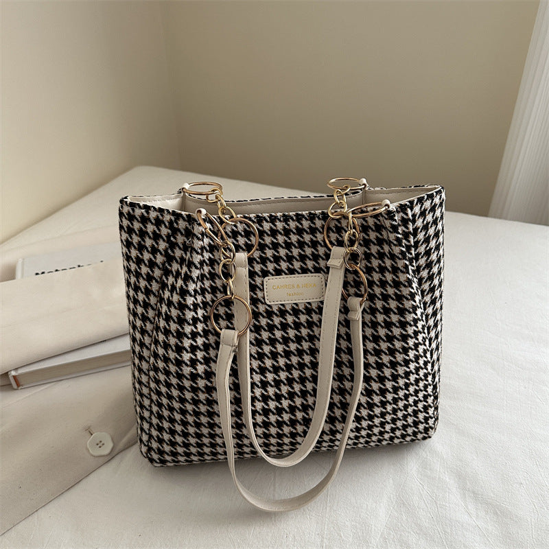 Women's Large Capacity Underarm Fashion Trendy Commuter Tote Bags