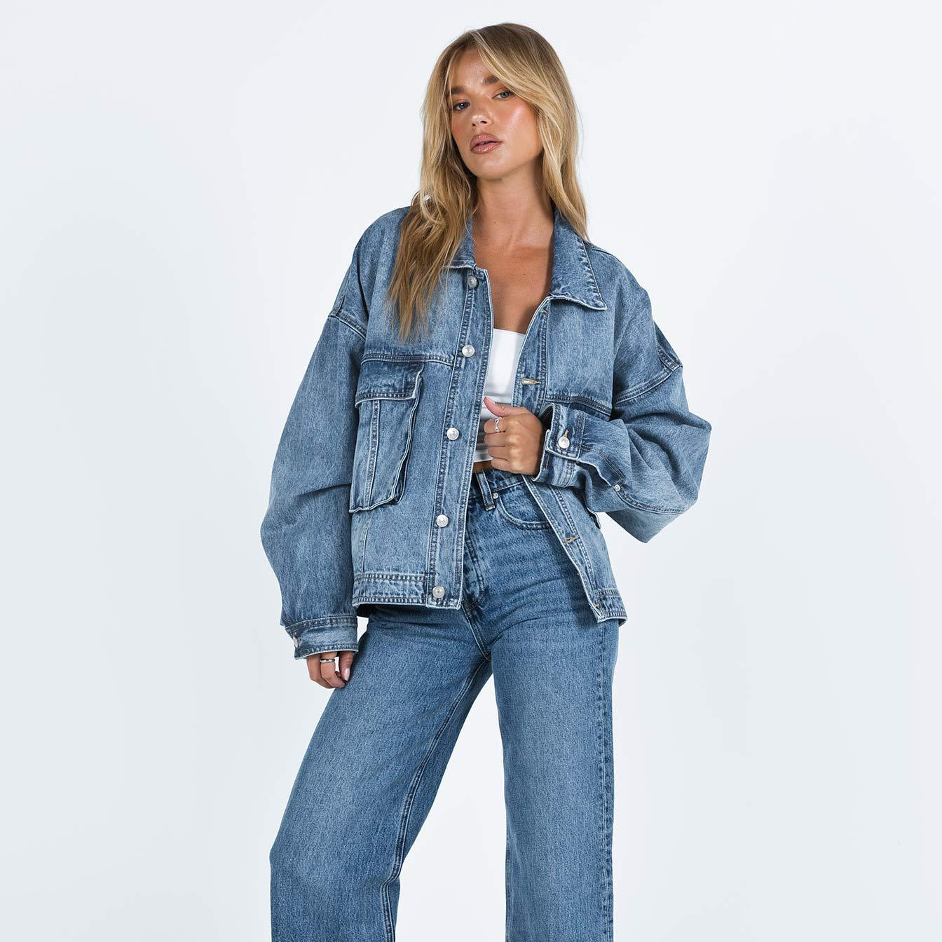 Women's Three-dimensional Pocket Retro Classic Loose Denim Jackets