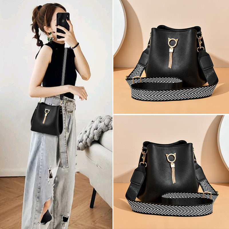 Women's Capacity Fashionable Korean Style Elegant Western Shoulder Bags