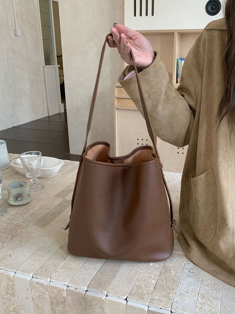 Women's Retro Large Capacity Commuter Trendy Korean Crossbody Bags