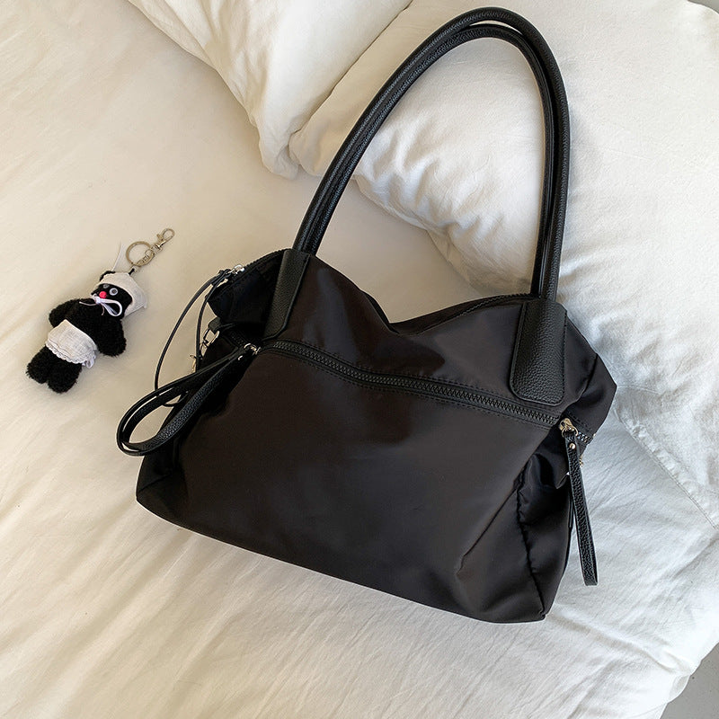 Fashionable Large Capacity Underarm Oxford Cloth Waterproof Commuter Bags
