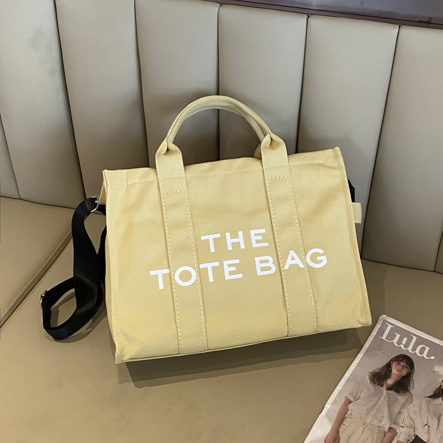 Retro Alphabet Large Capacity Commuter Niche Tote Bags