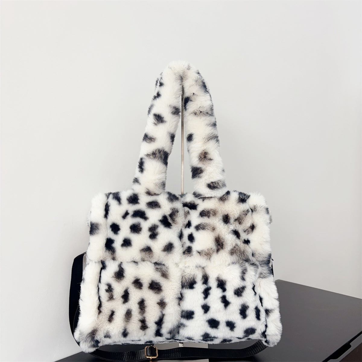 Leopard Print Large Capacity Portable Plush Shoulder Bags