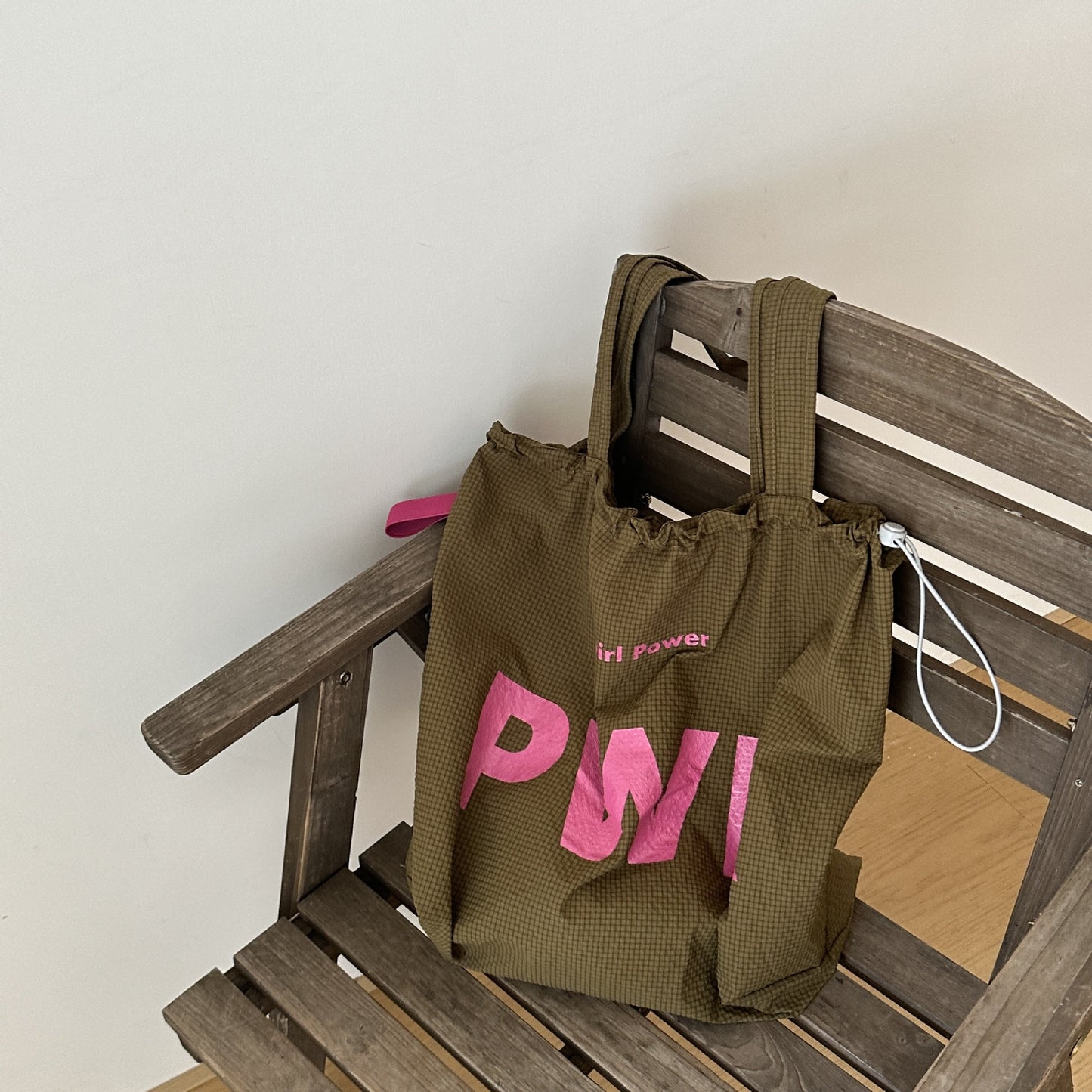 Women's Large Capacity Drawstring Design Letter Printed Shoulder Bags