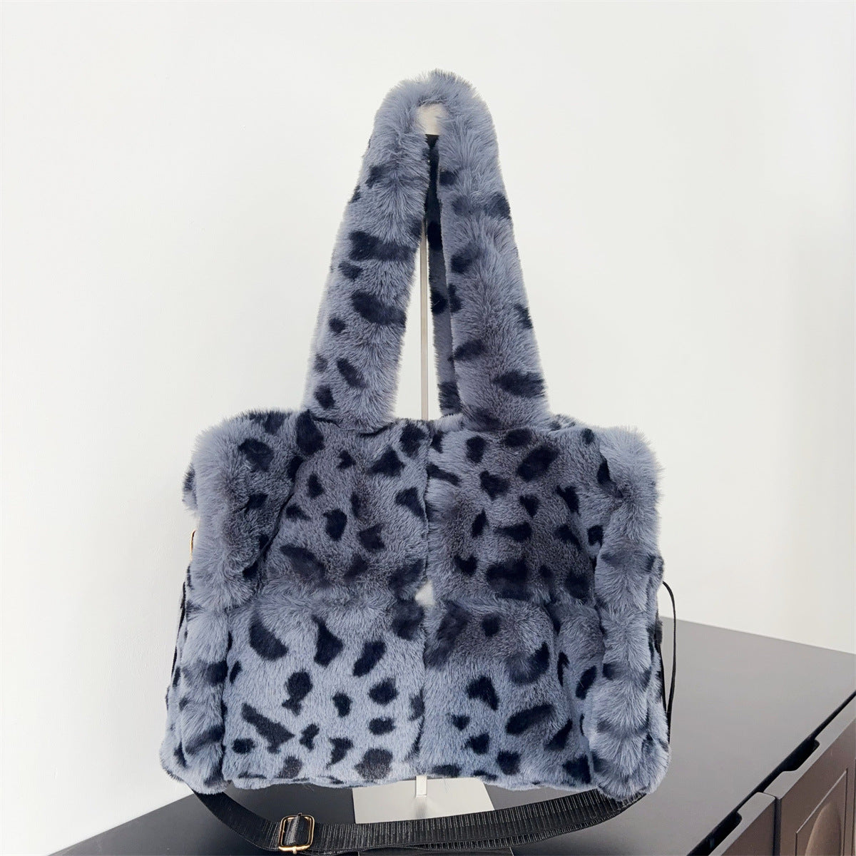 Leopard Print Large Capacity Portable Plush Shoulder Bags