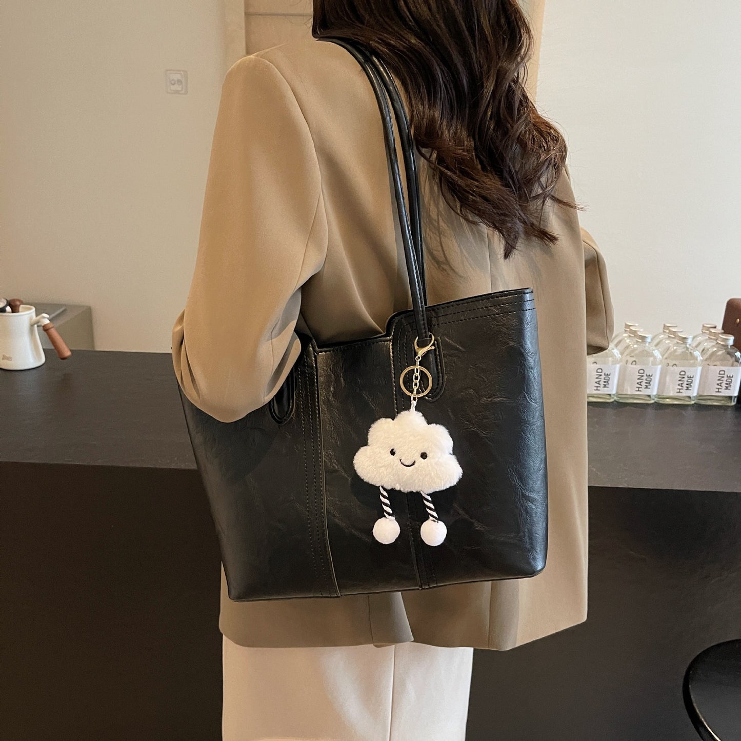 Women's High-grade Large Capacity Fashion Commuter Underarm Bags