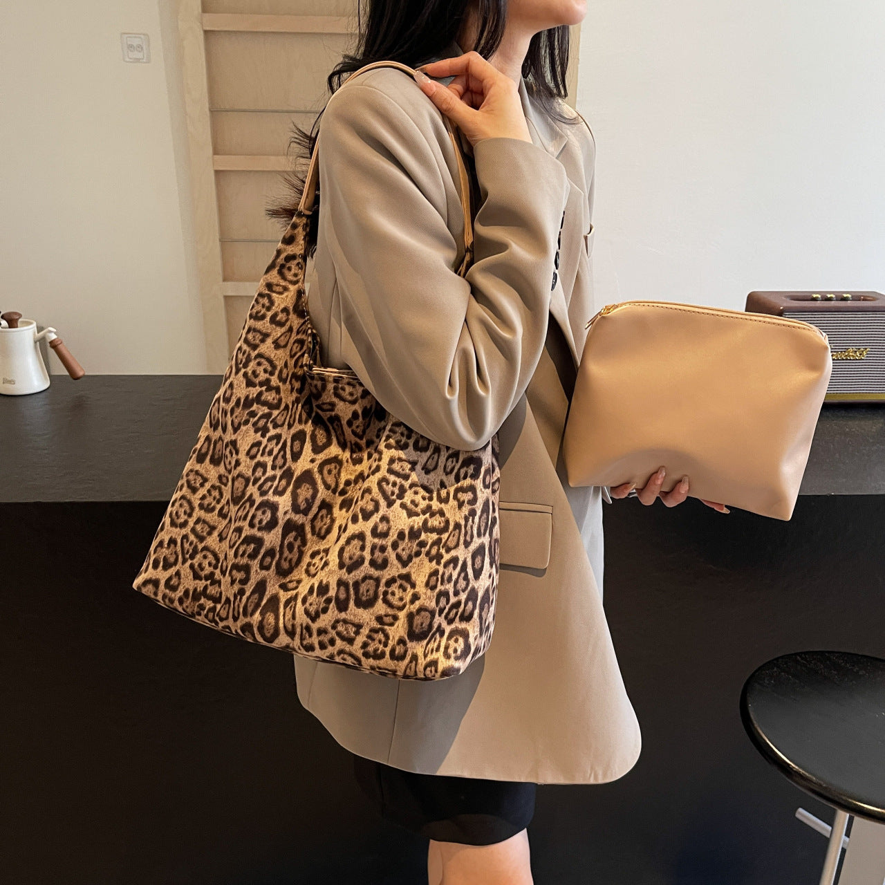 Women's Frosted Vintage Large Capacity Versatile Popular Bucket Bags